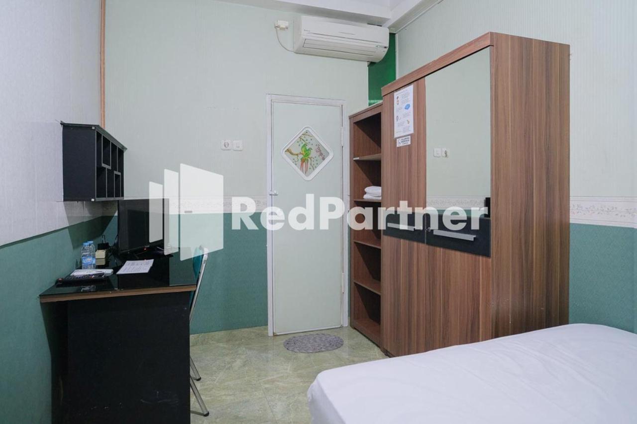 Pondok Hijau Syariah Mitra Reddoorz At Citraland Surabaya Exterior foto