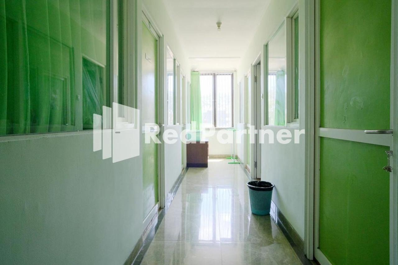 Pondok Hijau Syariah Mitra Reddoorz At Citraland Surabaya Exterior foto